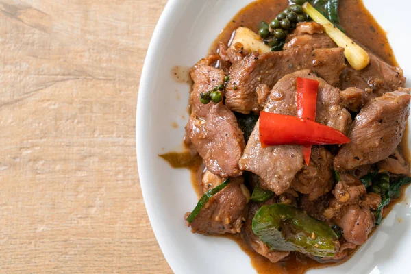 Ördekli Kızarmış Kara Biber - Asya usulü