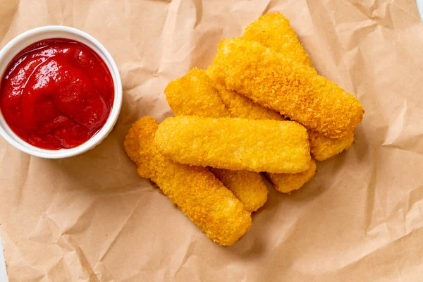 Knusprig Gebratene Fischfinger Mit Ketchup — Stockfoto