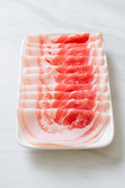 Dilimlenmiş taze domuz eti