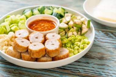 Vietnam domuz köftesi ve sebze paketleri (Nam-Neaung veya Nham Due) - Vietnam geleneksel yemek kültürü