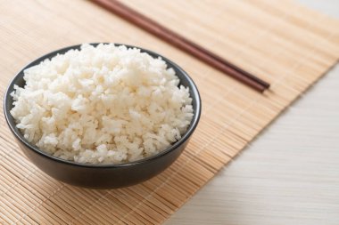 Tayland yaseminli beyaz pirinç kasesi.