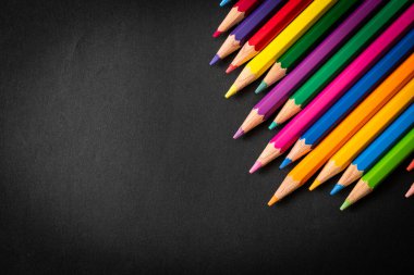 kopyalama alanı olan siyah arkaplan üzerindeki renk kalemi