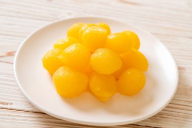 Tatlı altın yumurta sarısı, bir çeşit Tayland şekeri.