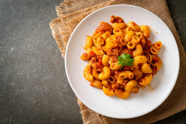 Domates soslu makarna ve kıymalı domuz eti, Amerikan usulü pirzola, Amerikan usulü gulaş.