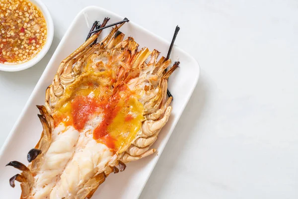 Izgara Taze Dev Nehir Karidesi Baharatlı Deniz Ürünleri Soslu