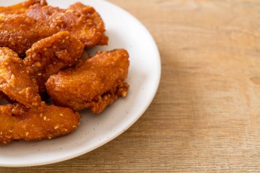 Kızarmış patates. Susamlı. Tayland usulü.