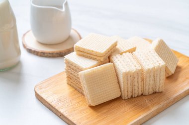 süt kreması ile süt gofret