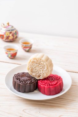 Çin ay pastası Macadamia ve sonbahar ortası festivali için beyaz çikolata aromalı.