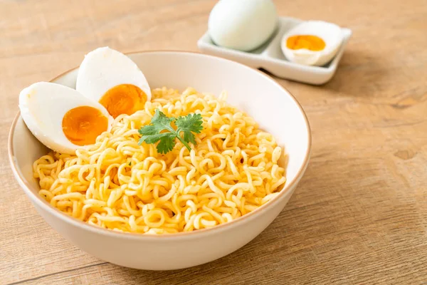 Instant Noodles Bowl Salt Egg — Stock Photo, Image