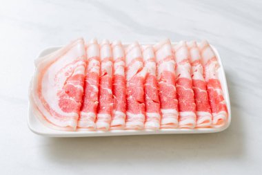 Dilimlenmiş taze domuz eti