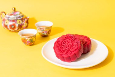 Ay pastası Sonbahar Festivali için kırmızı kadife aromalı