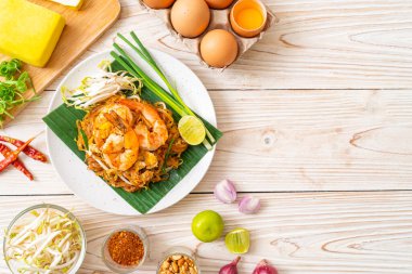 Pad Thai - Kızarmış pirinç eriştesi