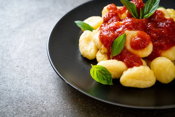 Nhoque Molho Tomate Com Queijo Estilo Comida Italiana — Fotografia de Stock