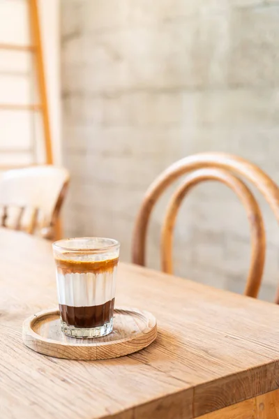 Doppelt Schmutzige Kaffeetasse Espresso Kaffee Mit Milch Und Schokolade Café — Stockfoto
