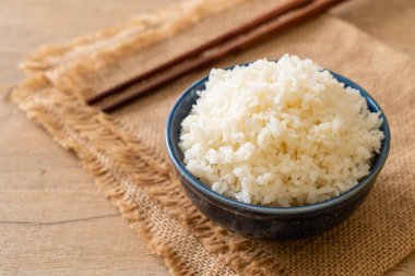 Tayland yaseminli beyaz pirinç kasesi.