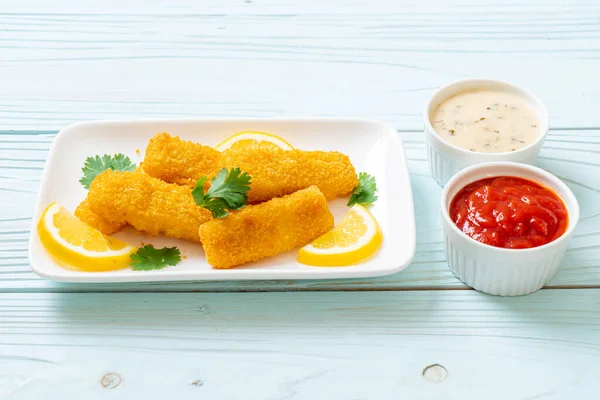 Gebratene Fischstäbchen Oder Pommes Frites Fisch Mit Sauce — Stockfoto
