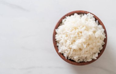 Tayland yaseminli beyaz pirinç kasesi.