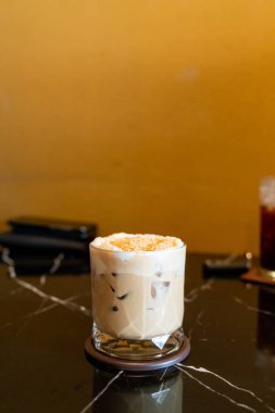 Krem peynirli sütlü kahve.