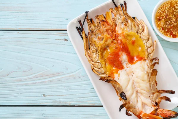 Izgara Taze Dev Nehir Karidesi Baharatlı Deniz Ürünleri Soslu