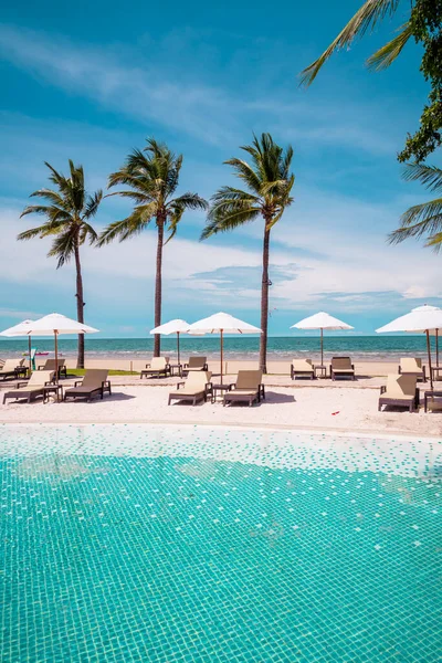 Beach Chair Swimming Pool Hotel Resort Sea Beach Background Holiday — Stock Photo, Image