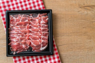 taze doğranmış domuz eti.