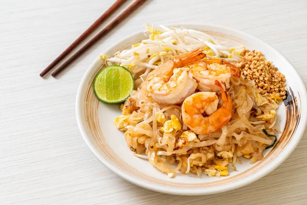 Fideos Fritos Con Camarones Brotes Pad Thai Estilo Comida Asiática — Foto de Stock