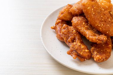 Tayland usulü susamlı kızarmış muz.