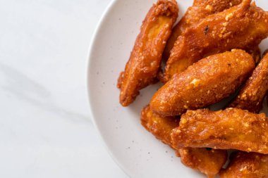 Kızarmış patates. Susamlı. Tayland usulü.