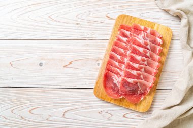 taze doğranmış domuz eti.