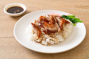 Pirinçli ızgara ördek.