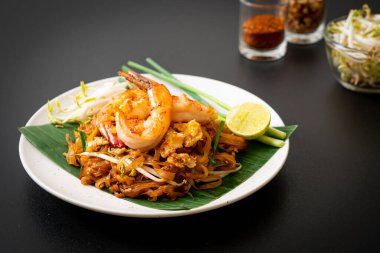 Pad Thai - Kızarmış pirinç eriştesi