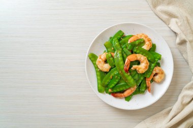 Karidesli Kızarmış Yeşil Bezelye Ev Yapımı Yemek Stili