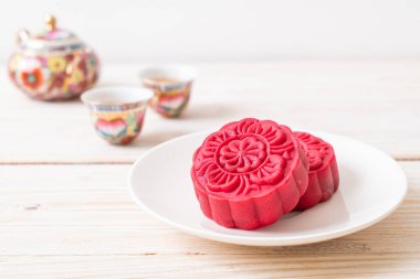 Ay pastası Sonbahar Festivali için kırmızı kadife aromalı