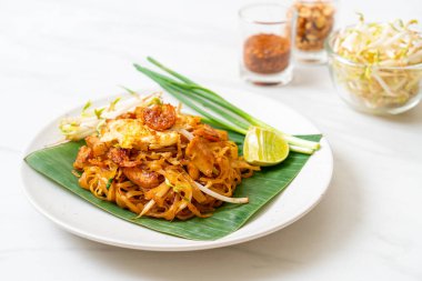 Pad Thai - Kızarmış pirinç eriştesi