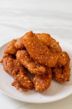 Tayland usulü susamlı kızarmış muz.