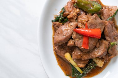 Ördekli Kızarmış Kara Biber - Asya usulü