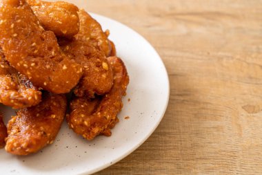 Tayland usulü susamlı kızarmış muz.