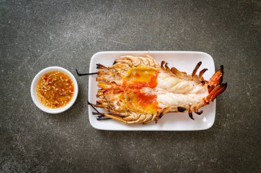 Izgara Taze Dev Nehir Karidesi Baharatlı Deniz Ürünleri Soslu