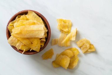 Çıtır muz cipsi. Kızarmış ya da dilimlenmiş muz.