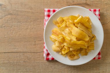 Çıtır muz cipsi. Kızarmış ya da dilimlenmiş muz.