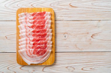 Dilimlenmiş taze domuz eti