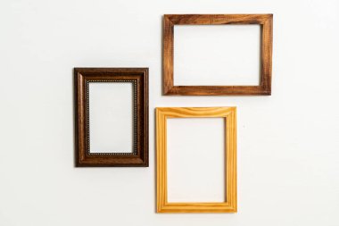 boş resim çerçevesi beyaz duvar arkaplanında kopyalama alanı ile