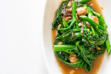 Çin lahanalı kızarmış balık, Asya usulü.