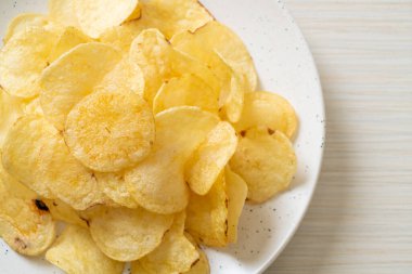 Ekşi krema soslu patates cipsi.