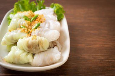 ( Kow Griep Pag Mor) Domuz buğulama pirinç paketleri ya da pilav kabuklu börekler