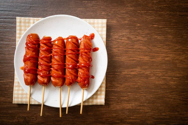 Espeto Salsicha Frito Com Ketchup Placa Branca — Fotografia de Stock