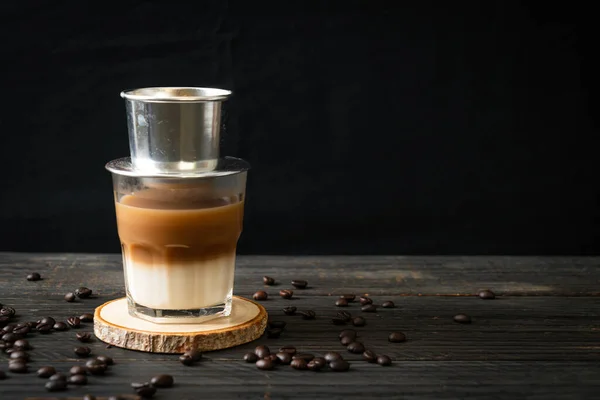 Ζεστό Γάλα Καφέ Στάζει Στο Βιετνάμ Στυλ Σαϊγκόν Βιετναμέζικες Καφέ — Φωτογραφία Αρχείου
