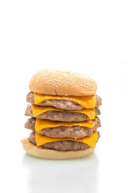 Beyaz arka planda peynirli domuz burger veya domuz burger.