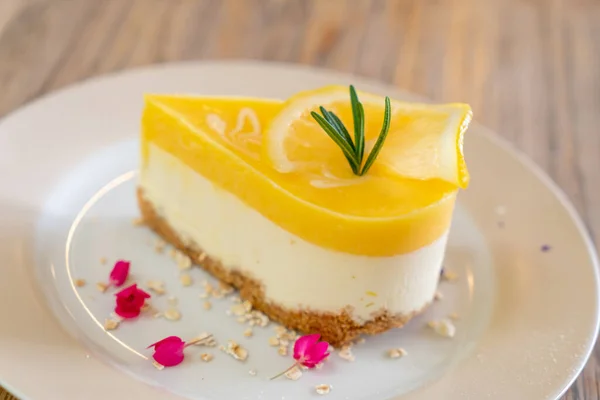 Zitronenkäsekuchen Auf Teller Café Und Restaurant — Stockfoto