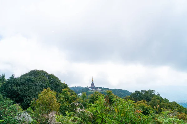 Landmark Pagode Doi Parque Nacional Inthanon Com Céu Nublado Chiang — Fotografia de Stock